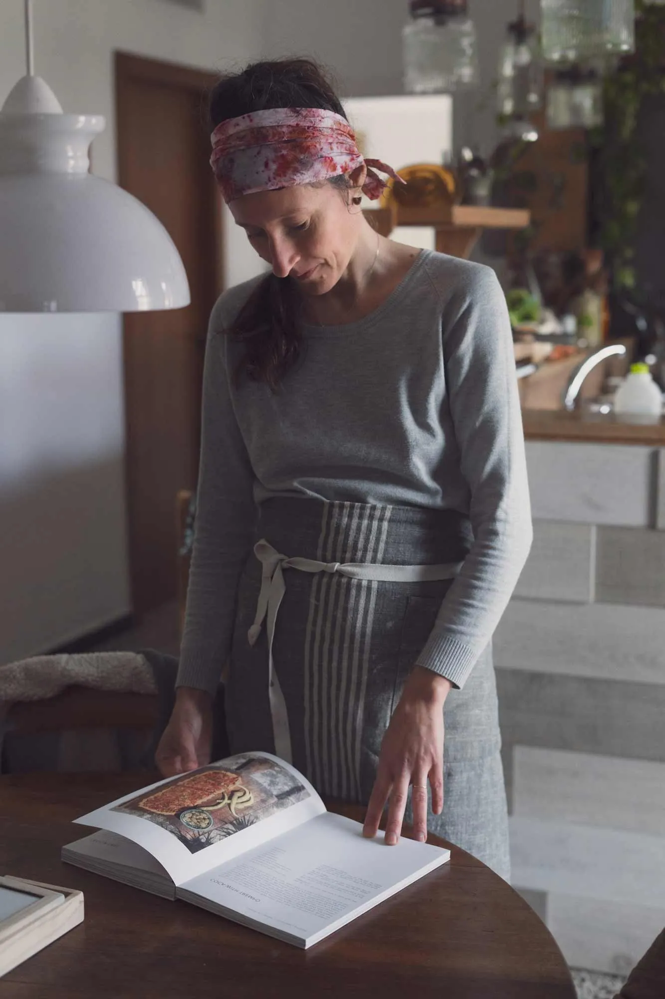 Cecília Gené cocinando